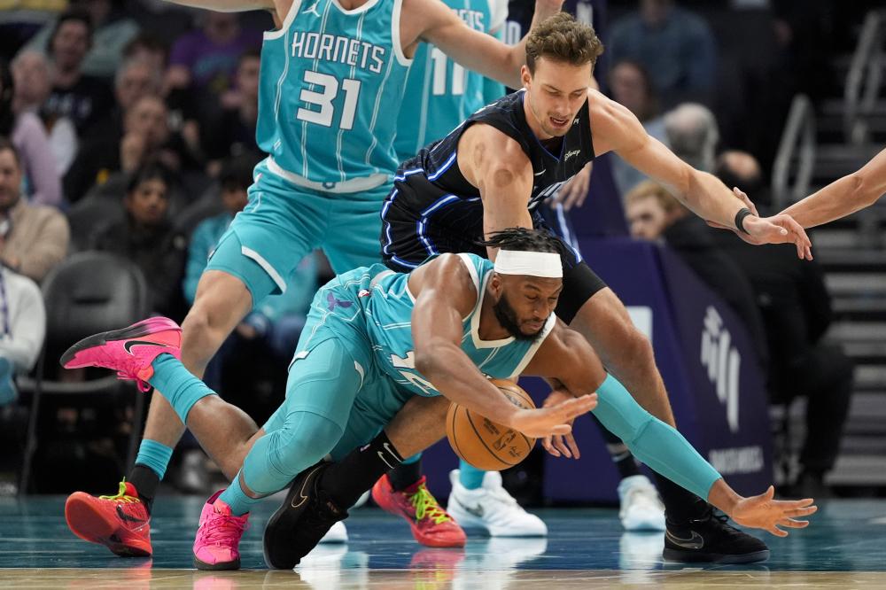 费巨额资金 费巨额资金