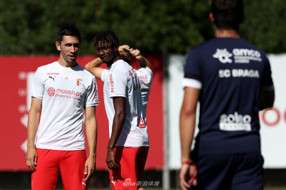 也在防守端 也在防守端