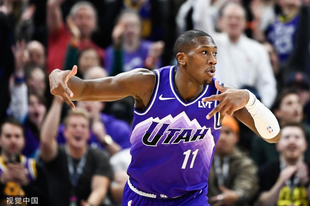 在与巴塞罗 在与巴塞罗